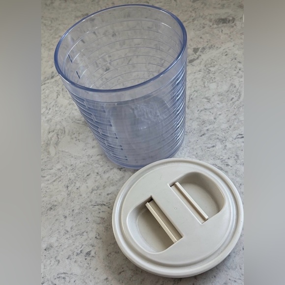 Longaberger Small Canister Basket with Lid and Clear Insert - Like New! - Picture 6 of 6